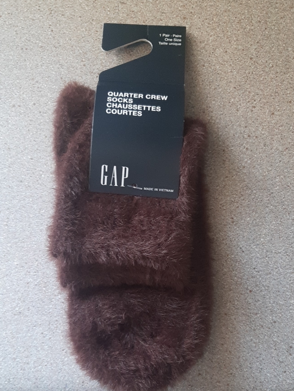 1 Pair of GAP Fuzzy Quarter Crew Socks One Size
